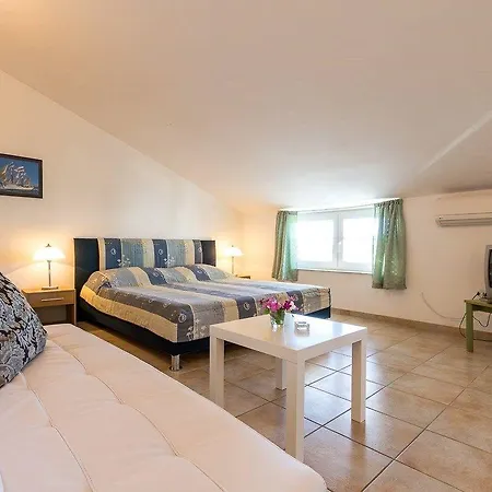 Apartment Zdenka Pula